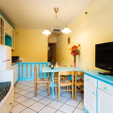 Arcobaleno Village مارينا دي بيبونا