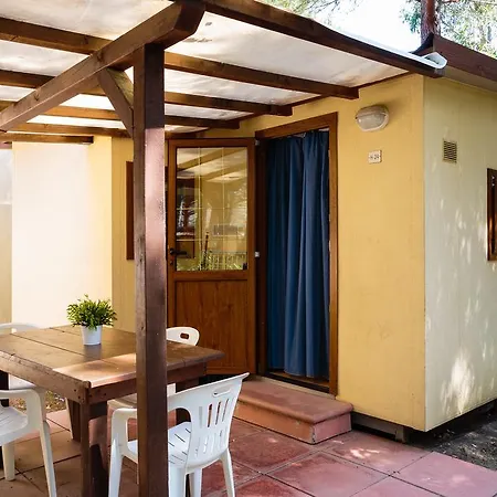 Arcobaleno Village مارينا دي بيبونا